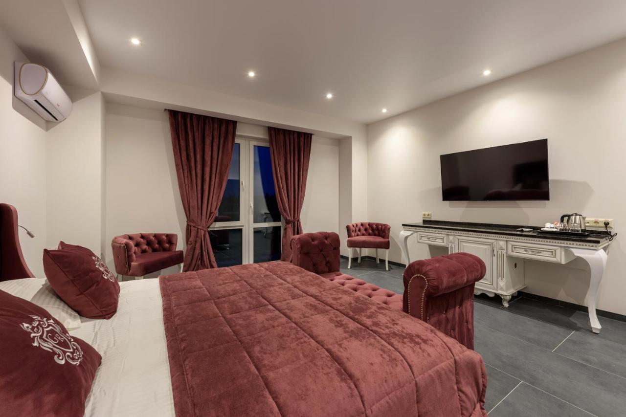 Grand Royal Hotel Tjernivtsi Eksteriør billede