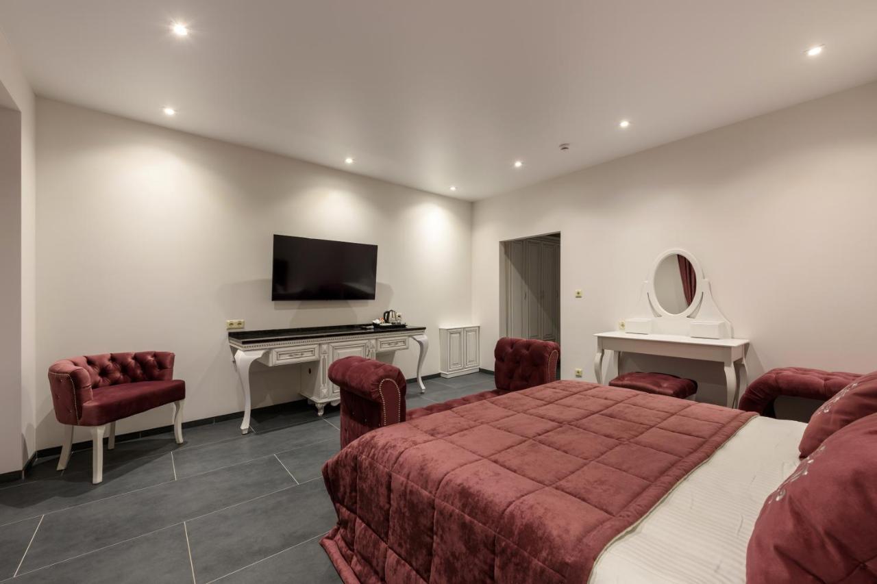 Grand Royal Hotel Tjernivtsi Eksteriør billede