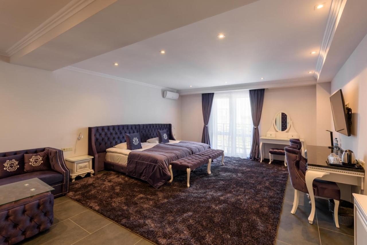 Grand Royal Hotel Tjernivtsi Eksteriør billede